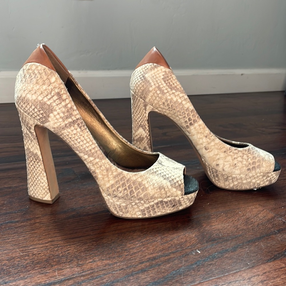 Sam Edelman Snake Skin Heels - size 9